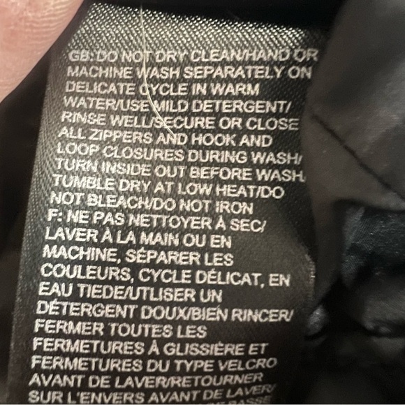 The North Face Quilted Zip Vest with elastic waistband and zipper pockets size M - Picture 10 of 15